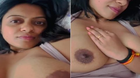 Topless Indian MILF nude selfie for secret lover