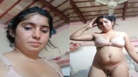 Village bhabhi in bra spreading pussy lips