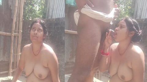 Village bhabhi outdoor sex and viral bathing