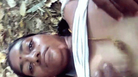 Sexy Tamil wife pussy fingering outdoors MMS sex video