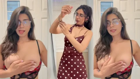 Onlyfans Model Aqsa Pervaiz Shows Off Her Naked Boobs And Plays Video MMS