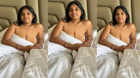 Indian Wife Giving Blowjob & Doggy Style Fucking