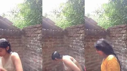 Desi Hot Gf Nude Bathing Riding Fucking Hard By Bf