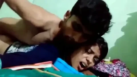 Makan malik ki cute beti desi sex video with Hindi audio
