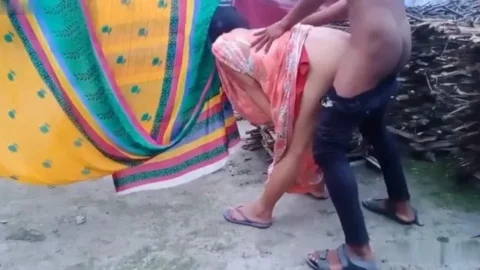 Desi bhabhi ko terrace pe choda aur banayi porn video