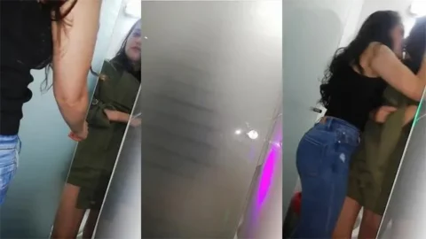 Bengaluru girls ke beech - washroom mein hua hot Lesbian Sex