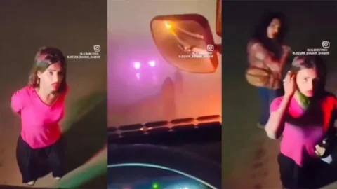Girl showing pussy to - truck driver on the road
