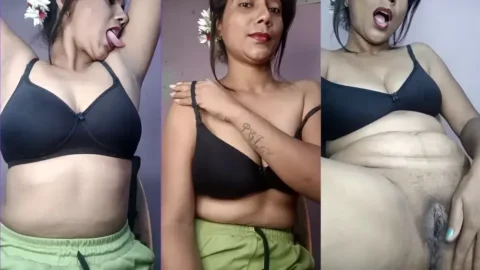 Superhorny Desi MILF Fully Nude Shows Big Boobs And Loud Pussy Masturbation Video MMS
