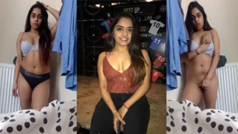 Sexy Horny Gf Showing Fingering 2