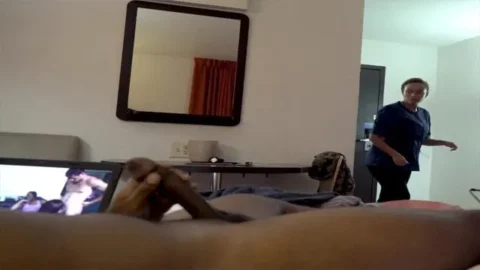 Mumbai Hotel Maid Aunty Watches me Flash Dick