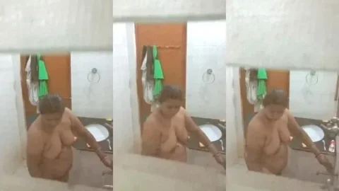 Hidden Cam of Thick Desi Aunty s Nude Bath with Soapy Big Boobs Video MMS
