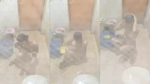 Hidden Cam of Busty Desi Bhabhi Soaping Her Wet Pussy and Phat Ass in Bath Video MMS