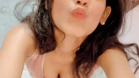 Desi girl enjoys sitting on her boyfriend's dick and taking the dick in her pussy