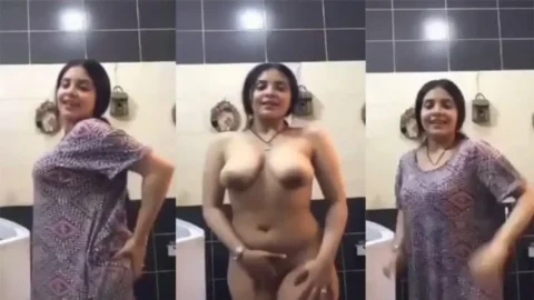 Friend Sexy Mother Shows Her Show Pussy Showing Video Call