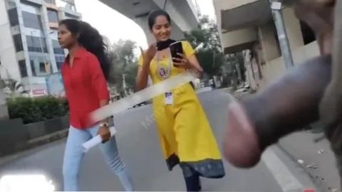 Guy Flash Cock Infront Of College Girls Leak