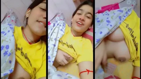 Sexy Indian Lady Displaying Enormous Boobs in a Balcony