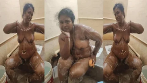 Tamil Chubby Aunty Pussy Showing 2