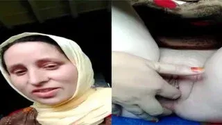 Desi Pakistani Wifes Secret Hot Bedroom Moves MMS Porn