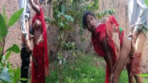 Indian porn village bhabhi outdoor sex video Desi Porn MMS