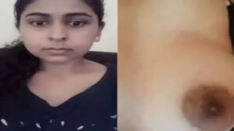 Desi girl with cucumber having masturbation fun Desi Porn MMS
