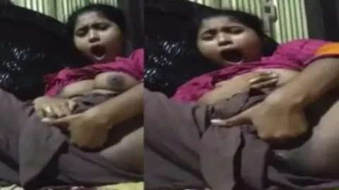 Indian girl fingering pussy with loud moaning Desi Porn MMS