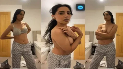 Sexy Figure Hot Babe Showing Her Big Ass Leak Desi Porn MMS
