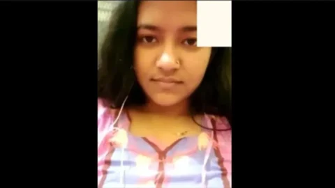 Deshi live girls show her nude Desi Porn MMS