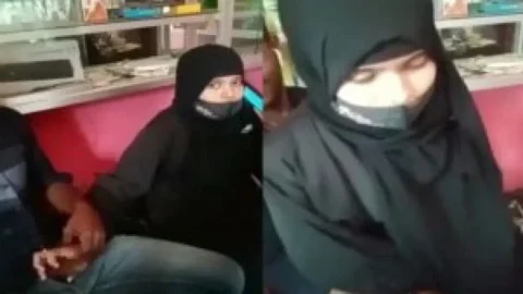 Hijabi girl riding dick in photo studio sex MMS Desi Porn MMS