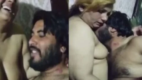 Blonde hair lady feeding boobs with smiling face Desi Porn MMS