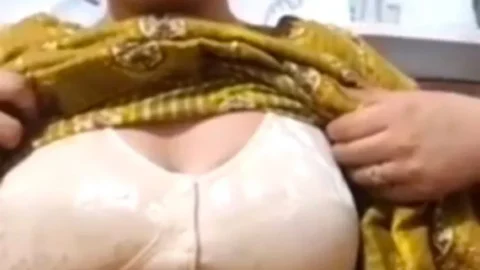 Beautiful Desi GF Long Distance Stripping NUDE Pussy Spread Fingering with Full Face HD Porn