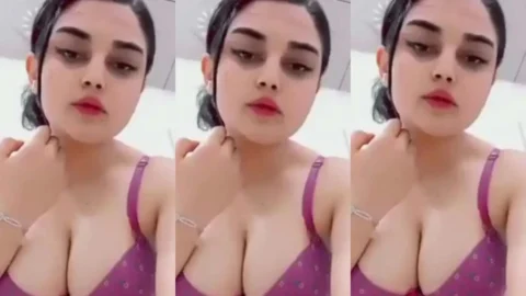 Horny Desi Aunty Leaked Nude MMS Showing Big Boobs and Pussy Video MMS
