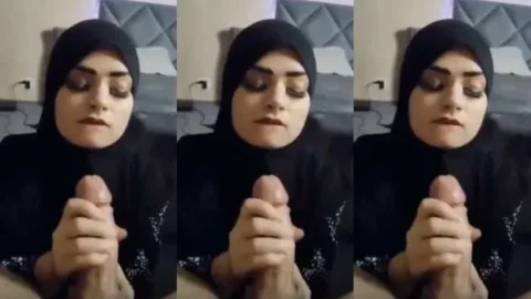 Hijabi Girl Sucks Cock On Stairs In Leaked Pakistani Sex MMS Video MMS