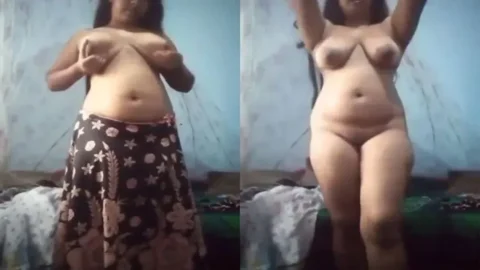 Big ass Desi girl nude show on selfie cam Desi Porn MMS