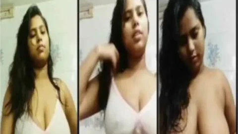 Girl showing her big boobs and pussy Desi Porn MMS