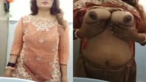 Matured Bhabhi showing boobs and pussy Desi Porn MMS