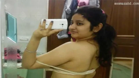 Sexy Girl Fucking from Behind She Spread her Ass to Take Full Dick Inside HD Porn