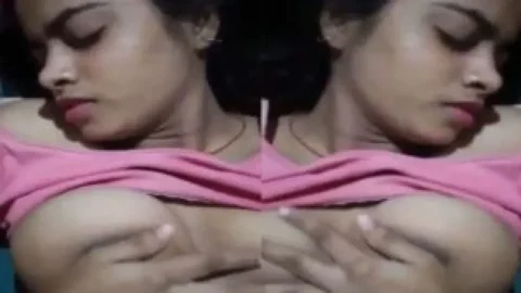 Desi horny girl playing with her boobs on cam Desi Porn MMS