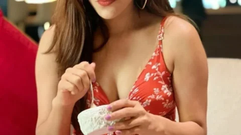 Hot actress showing her nude and boobs HD Porn