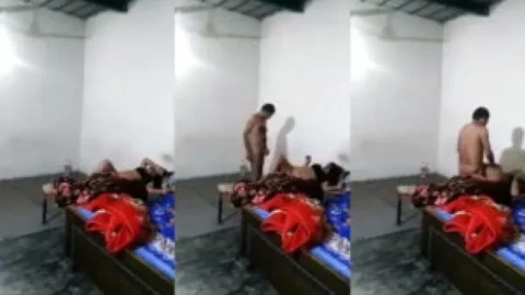 Mature Dehati Bhabhi doggy fuck on cam Desi Porn MMS
