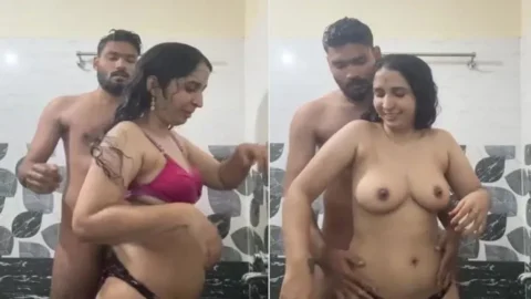 Bhabhi under shower nude blowjob and viral boob press Desi Porn MMS