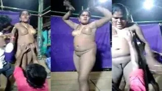 Desi gaon ki rand ka khula nanga dance dekh lo MMS Porn