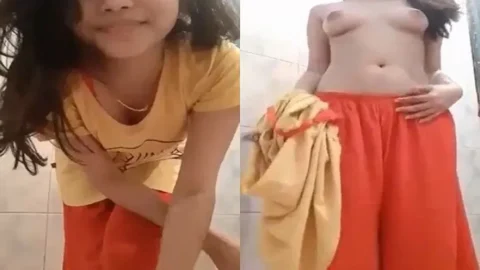 Bengali 19yo College Teen Topless In Bathroom Desi Porn MMS