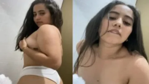 Thick ass girl nude selfie in viral Pakistani sex Desi Porn MMS