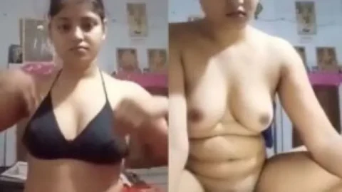 Cute Indian girl naked pussy show selfie MMS Desi Porn MMS