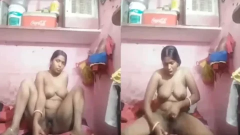 Super horny Desi Bhabhi masturbating on cam Desi Porn MMS
