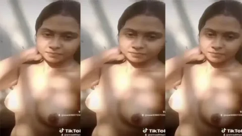 Desi Girls Secret Hot Show at Home You Cant Miss MMS Porn