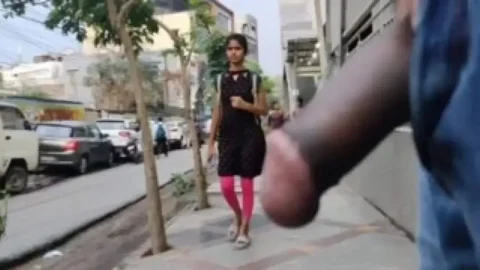 Delhi ki garmi mein khule aam chhota sa mazak MMS Porn