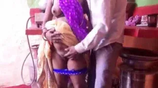 Desi village bhabhi ka kitchen mein garam chudai ka maza MMS Porn