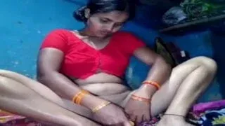 Desi housewifes secret banana pleasure in the village MMS Porn