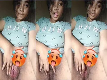 Horny Desi Girlfriend Shows Her Pussy and Gives Sloppy Blowjob POV Video MMS